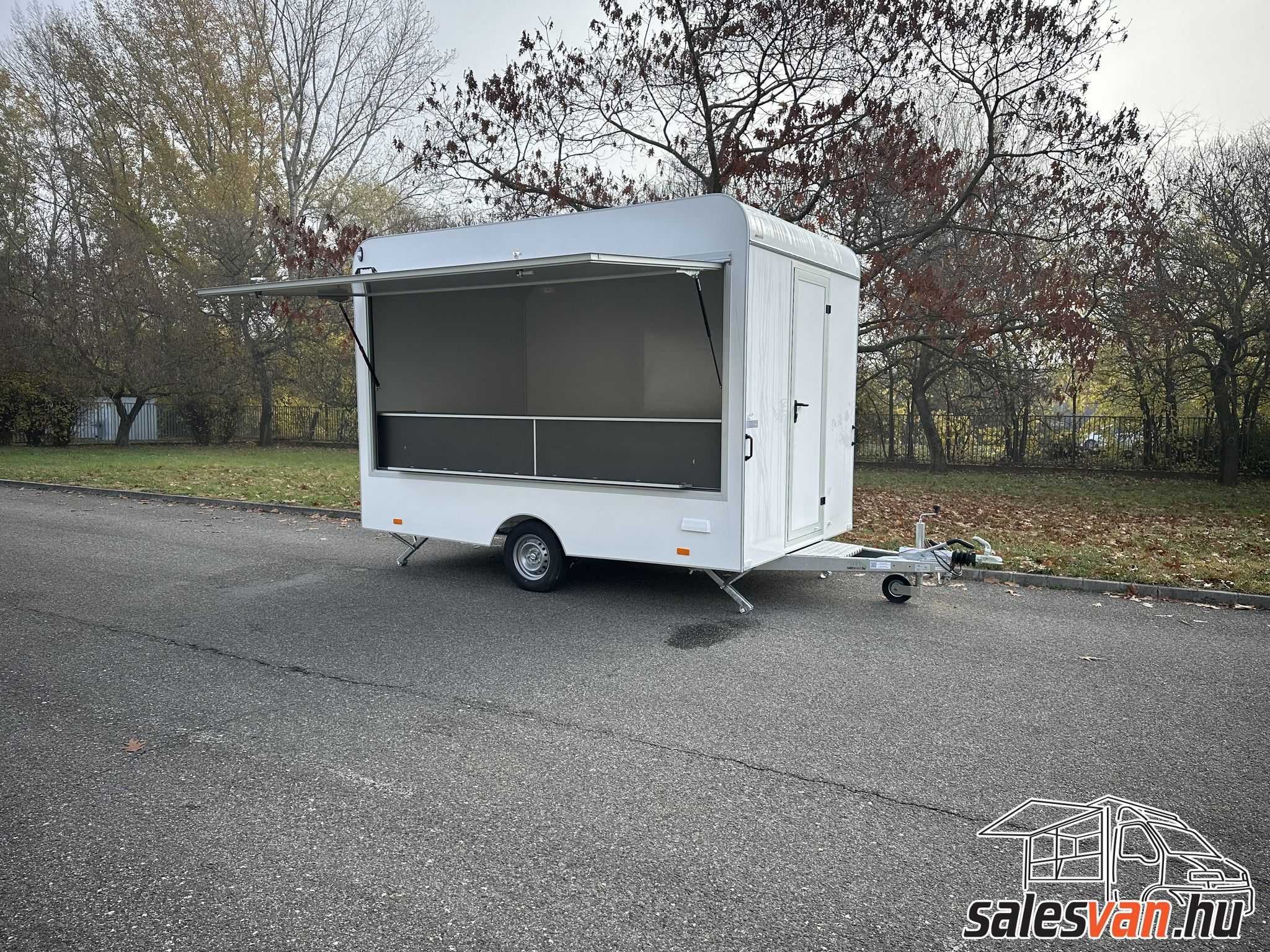 New Food Truck 3.6m "M" 1.3t 220V Furniture