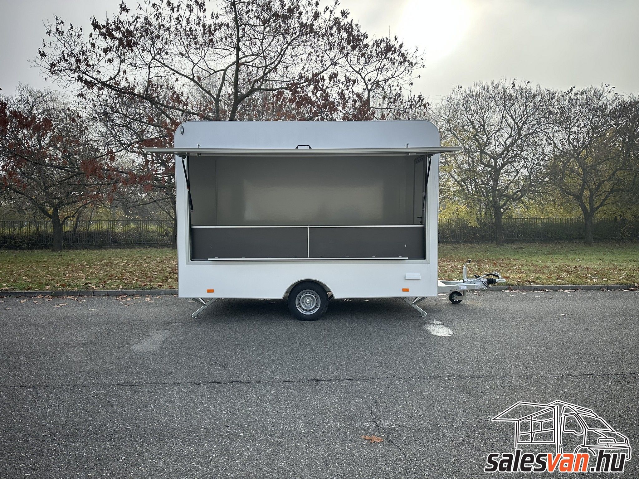 New Food Truck 3.6m "M" 1.3t 220V Furniture