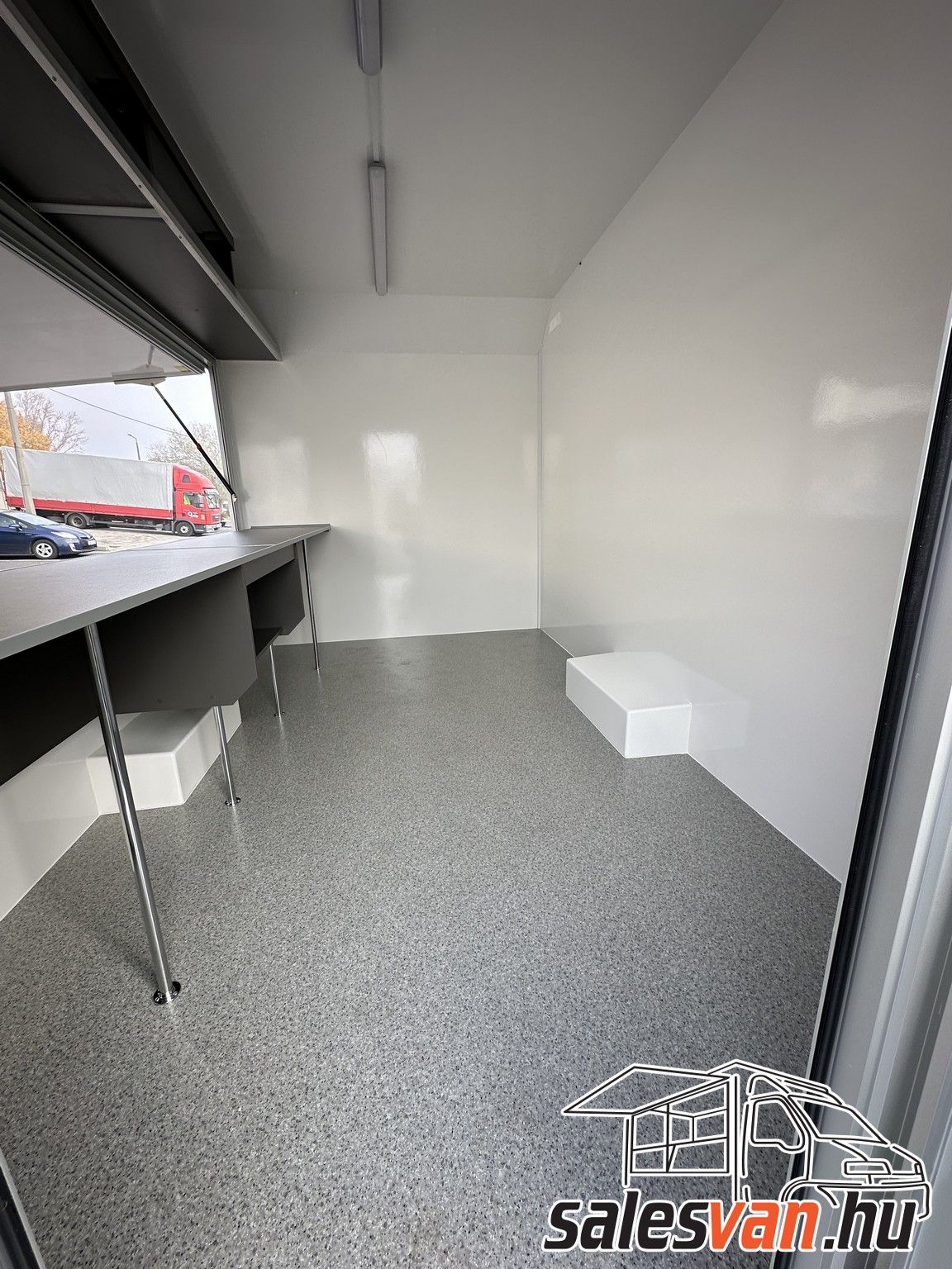 New Food Truck 3.6m "M" 1.3t 220V Furniture